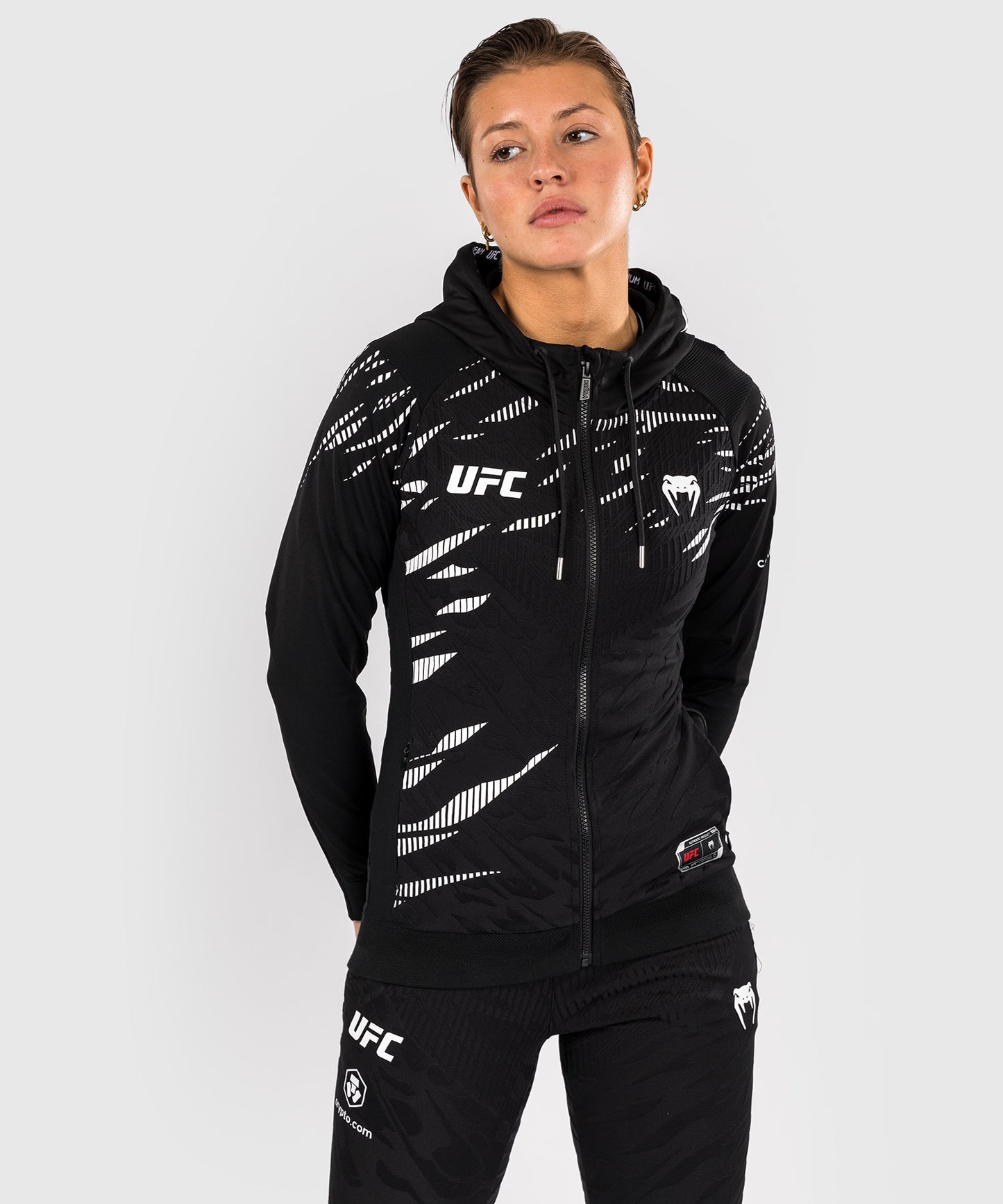 UFC Fusion by Venum Authentic Fight Night Damen Walkout Hoodie - Schwarz
