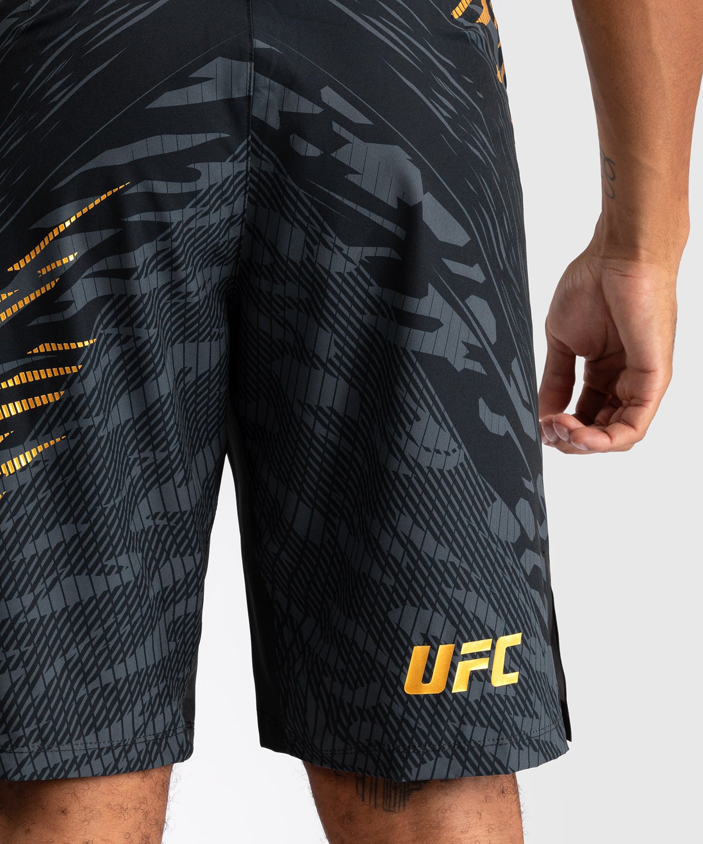 Shorts de Combat pour Hommes UFC Fusion by Venum Authentic Fight Night - Coupe Longue - Champion