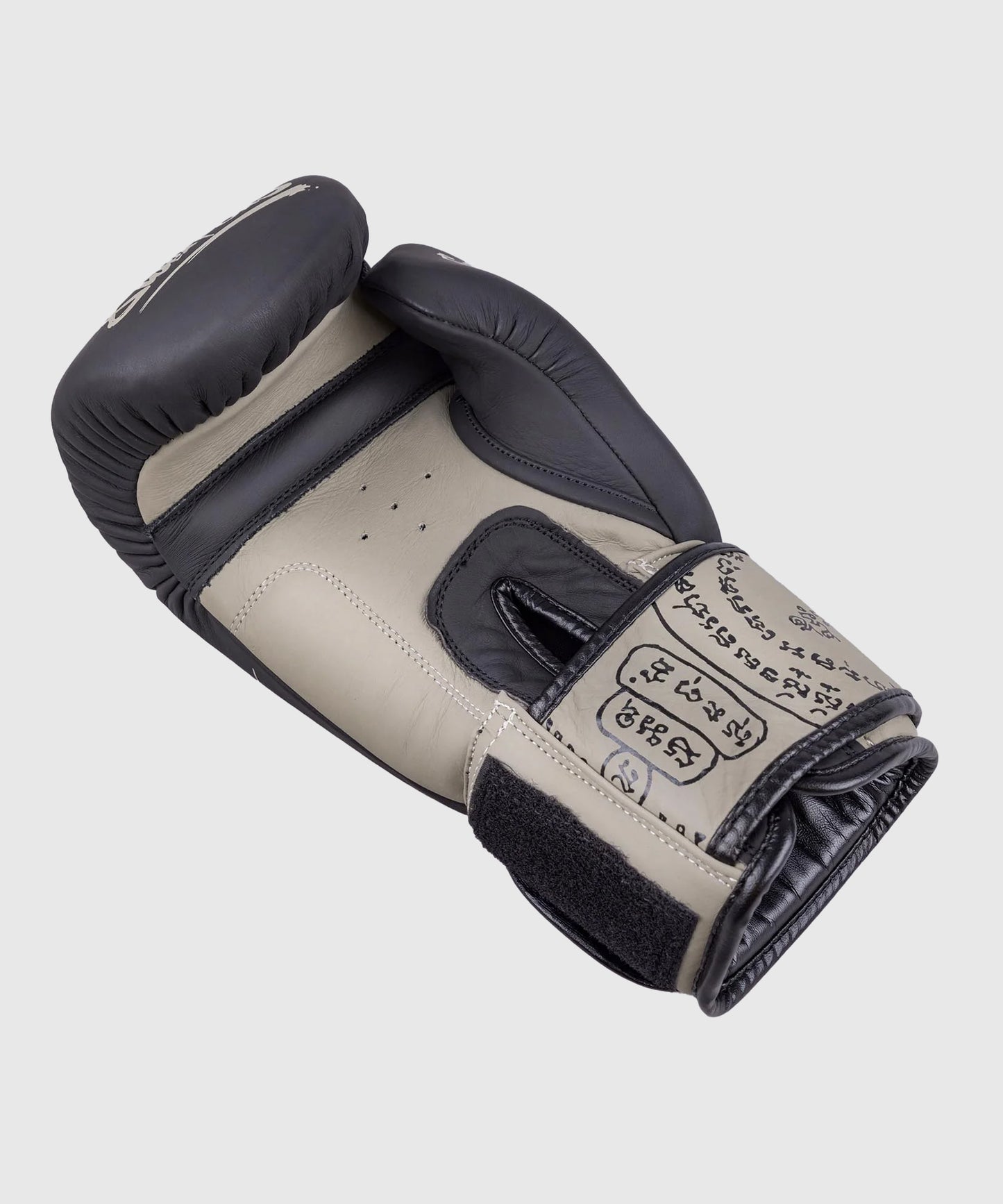8 Weapons 8 Ways Yant Boxhandschuhe - Schwarz/Sand