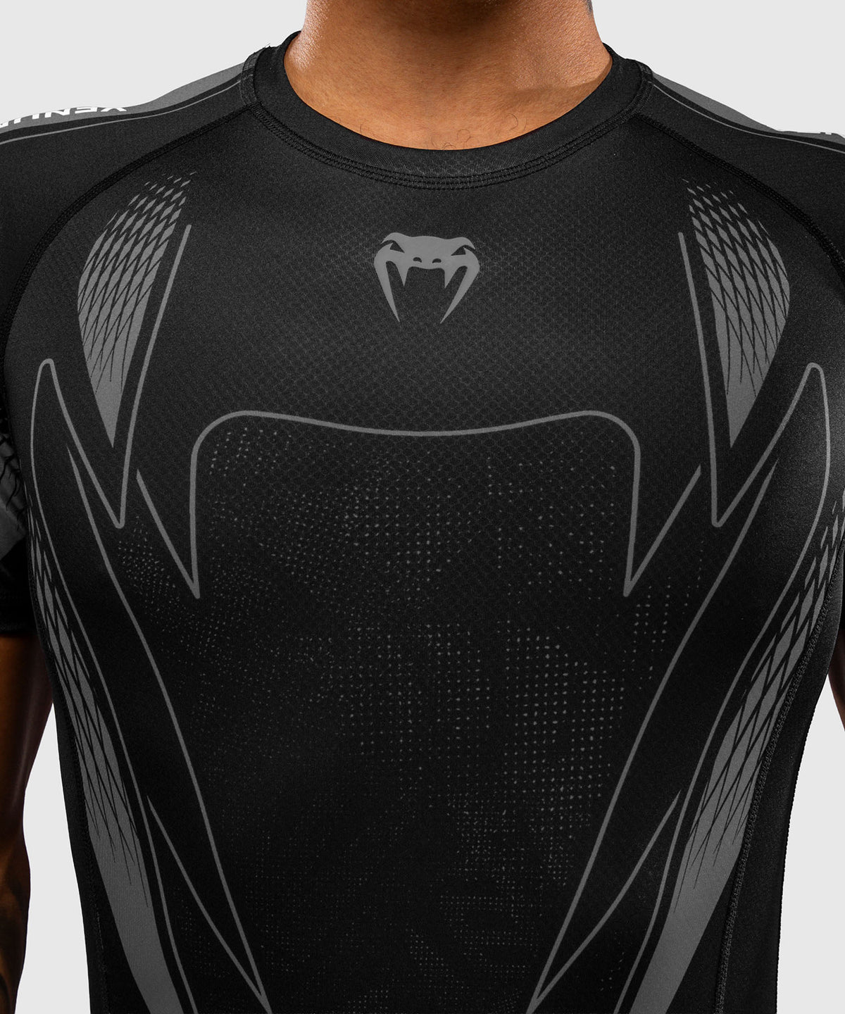 Venum Amazonia Reborn Maglia a compressione a maniche corte - Nero/Grigio