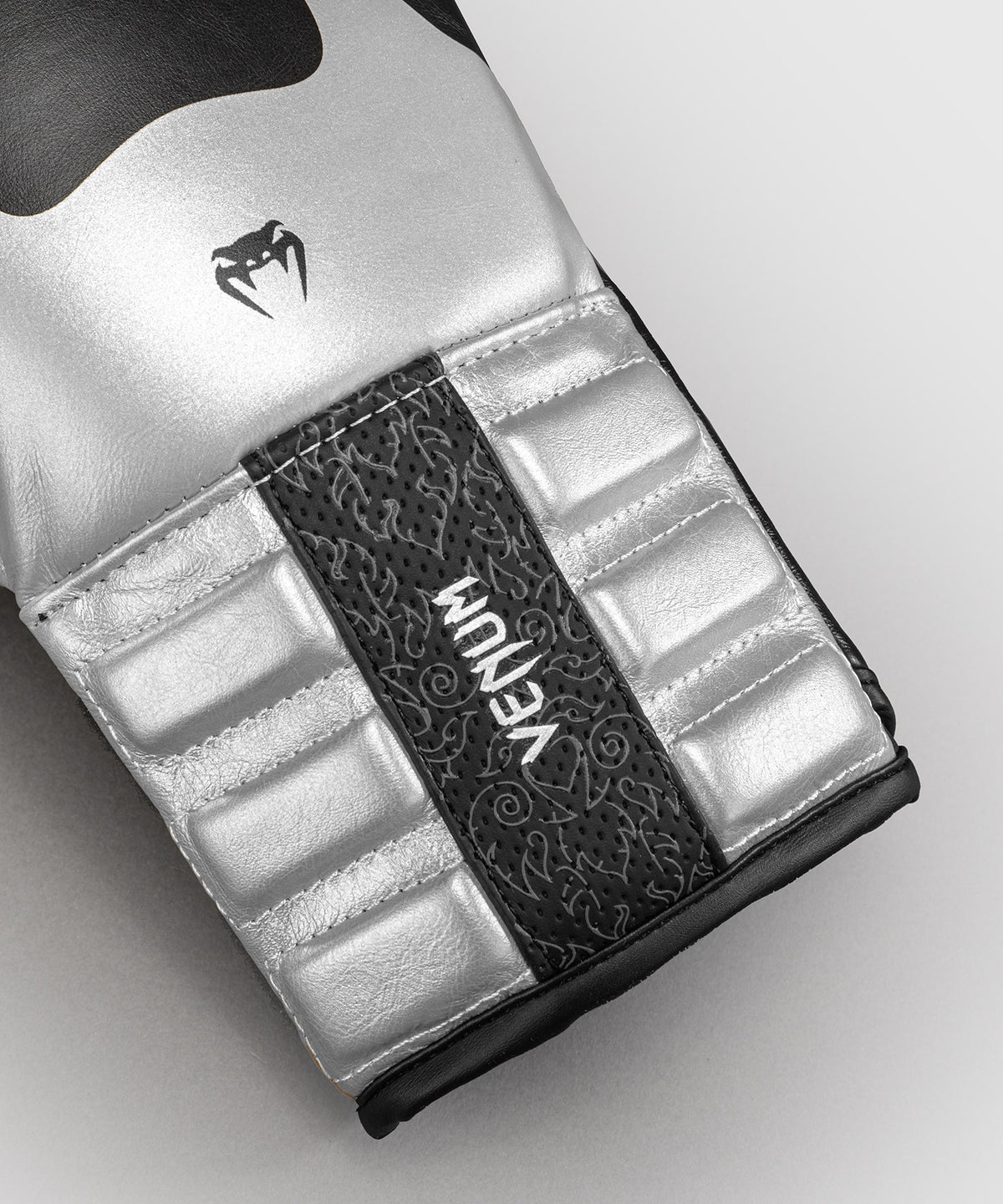 Venum Reverso Guantes de Boxeo – Negro/Plata