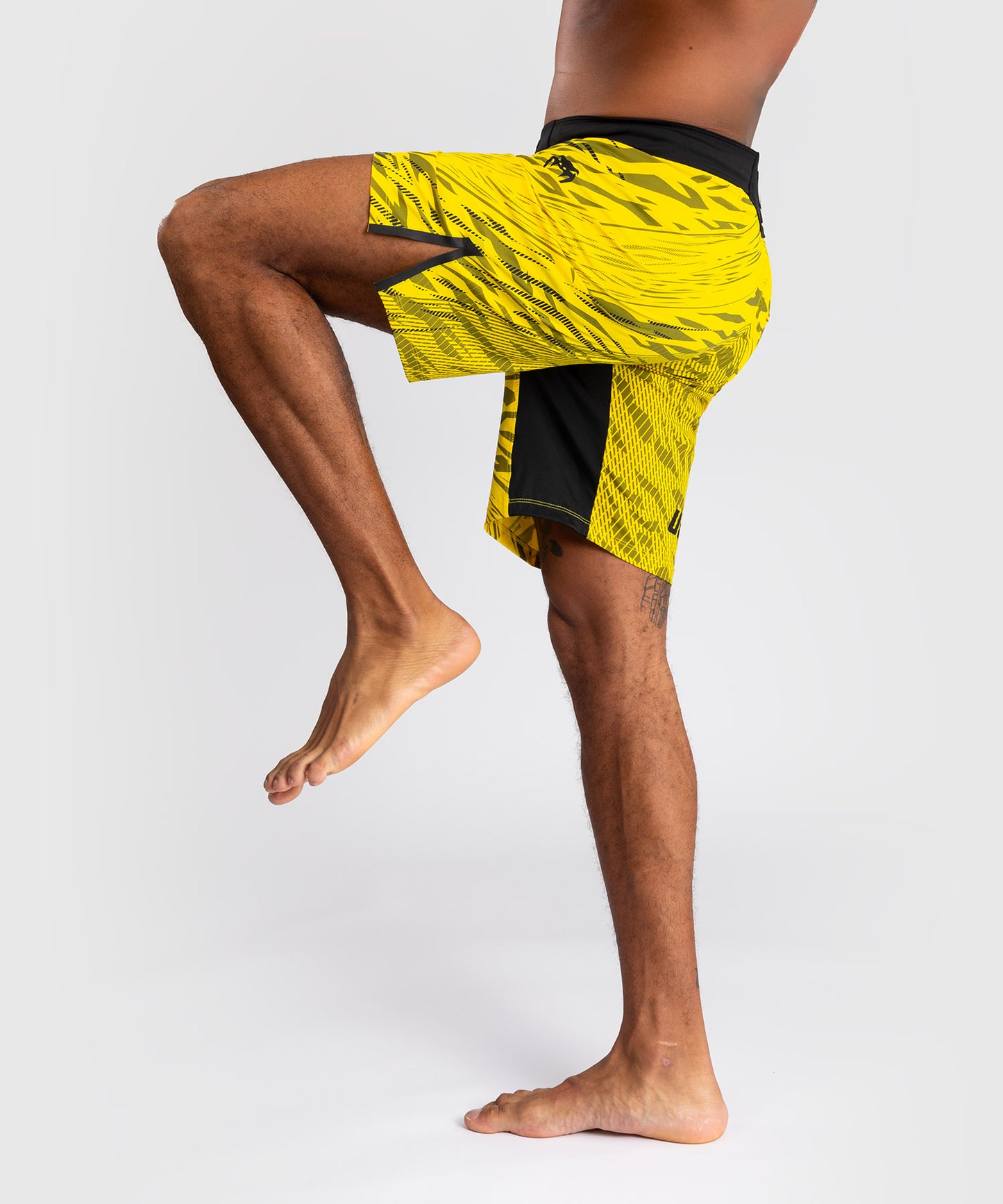 Shorts de Combat pour Hommes UFC Fusion by Venum Authentic Fight Night - Coupe Longue - Jaune