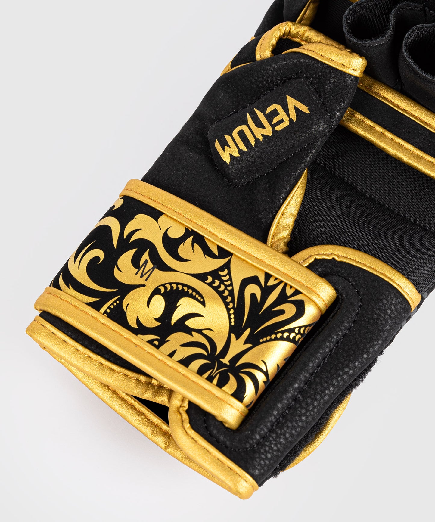 Venum Serpenti Guantes de Sparring MMA - Negro/Plata/Oro