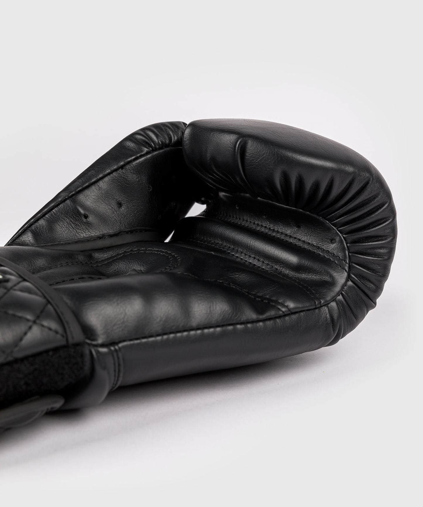 Venum x Rajadamnern Boxing Gloves - Shiny Black