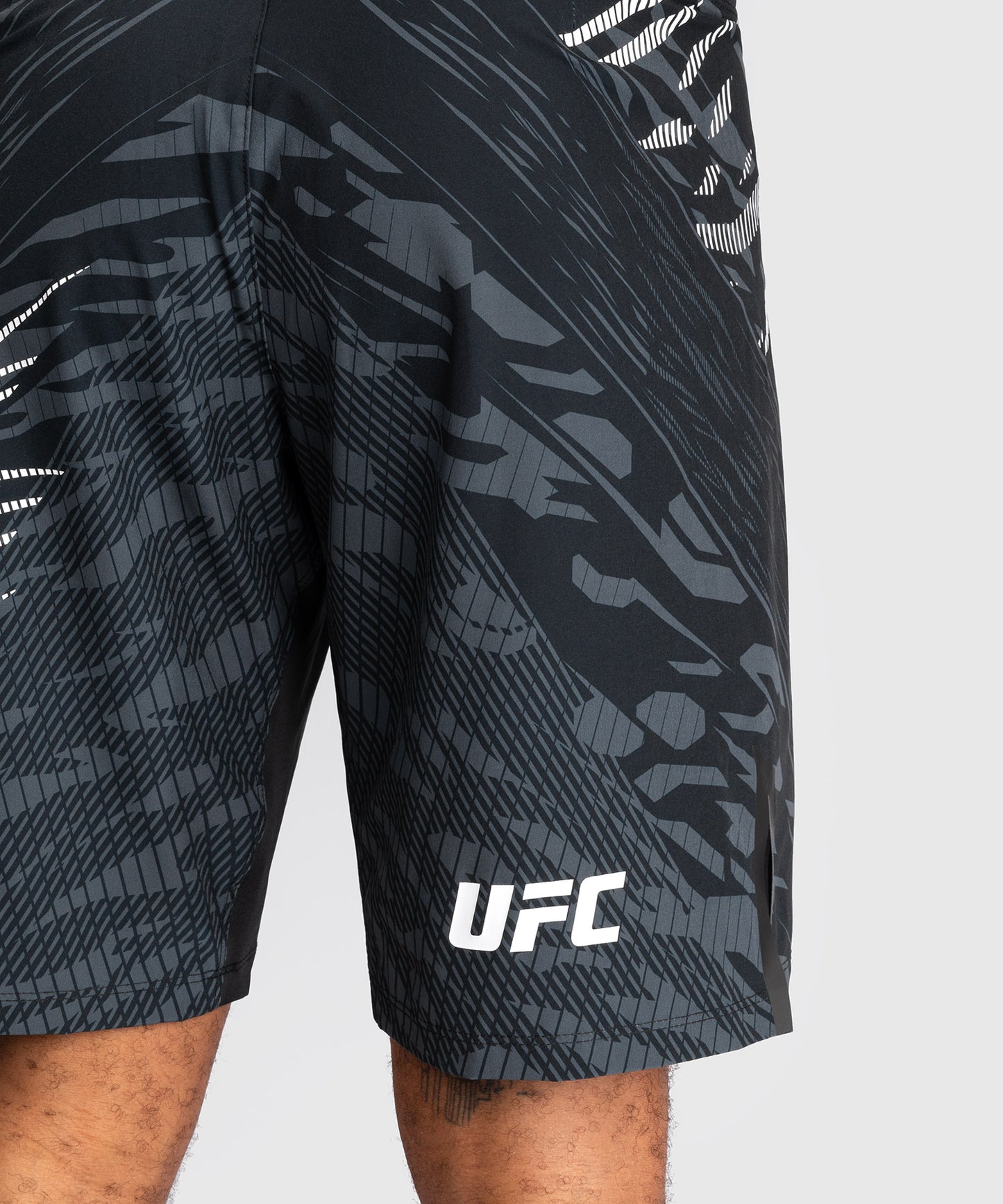 Shorts de Combat pour Hommes UFC Fusion by Venum Authentic Fight Night - Coupe Longue - Noir