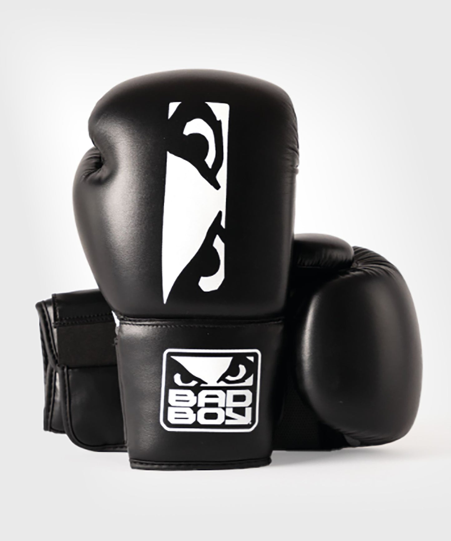 Gants de Boxe Titan Bad Boy - Noir/Blanc