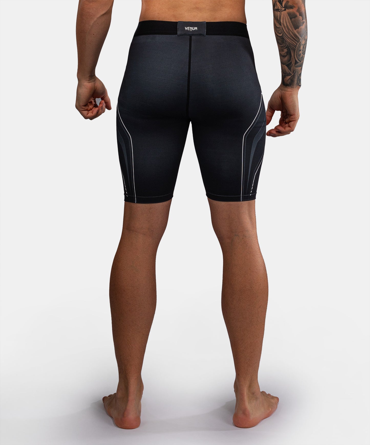 Venum Streamline Vale Tudo Shorts – Schwarz/Weiß