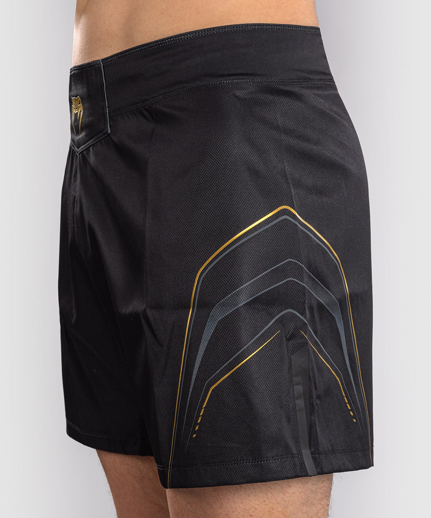 Venum Streamline Fightshorts – Schwarz/Gold