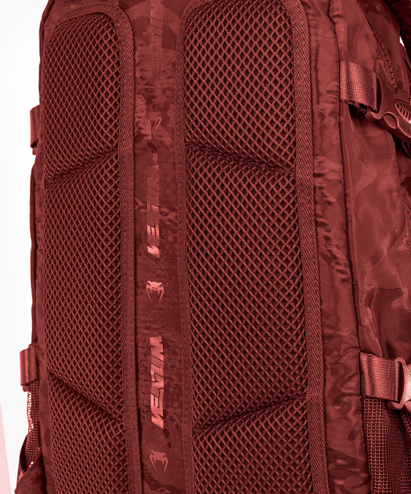 Venum Challenger Pro Mochila (20-25L) – Camuflaje/Burdeos