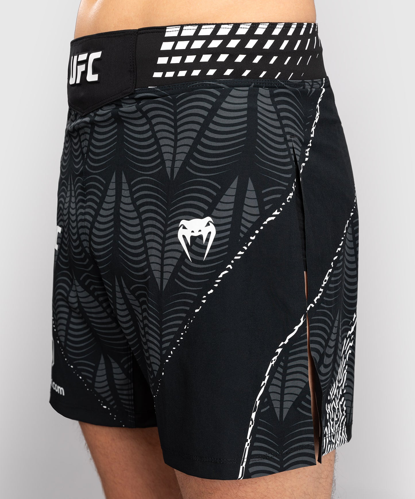 UFC Zenith by Venum Authentic Fight Night Gladiator Fight Short Herren - Schwarz