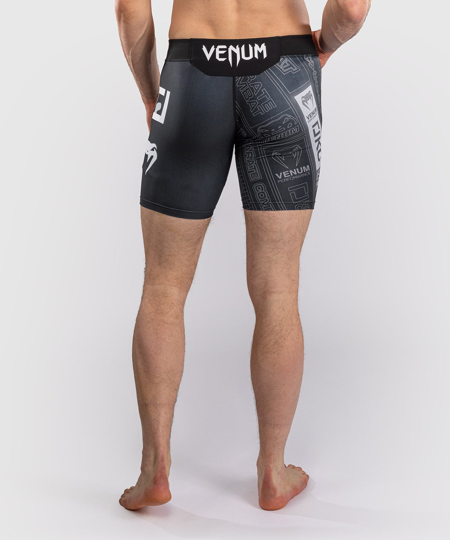 Karate Combat by Venum Kompressionsshort – Schwarz/Grau