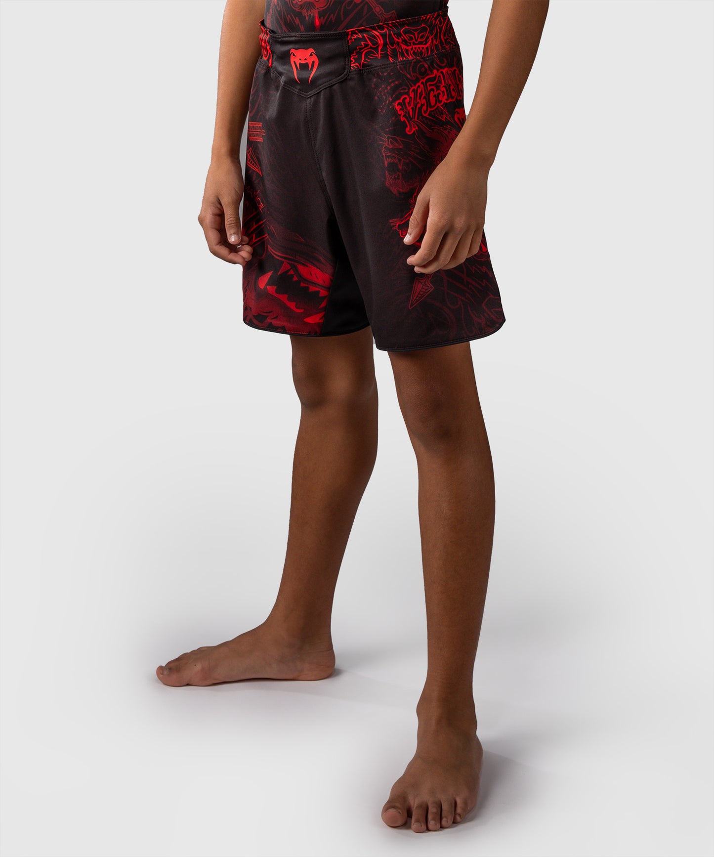 Venum Wolf Atak Kinder Fightshorts – Schwarz/Rot