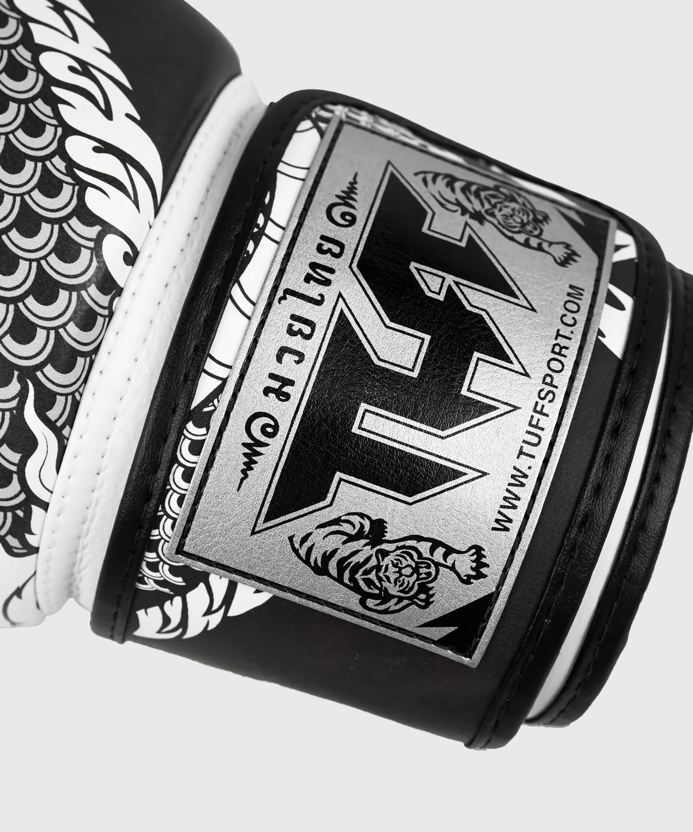 Tuff Naga Guantes de Boxeo - Blanco/Negro
