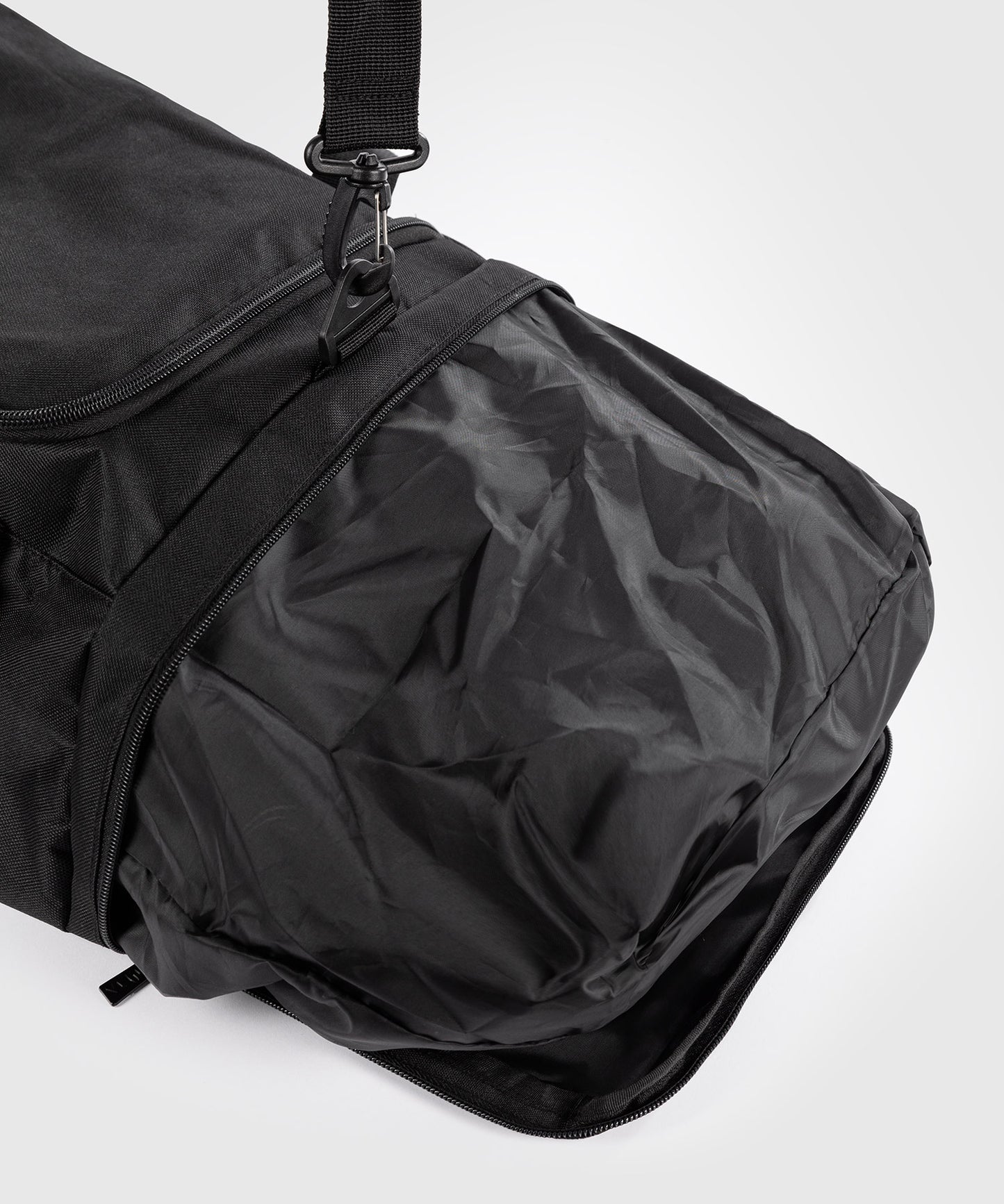 Venum Essential Borsa sportiva (26L) - Nero