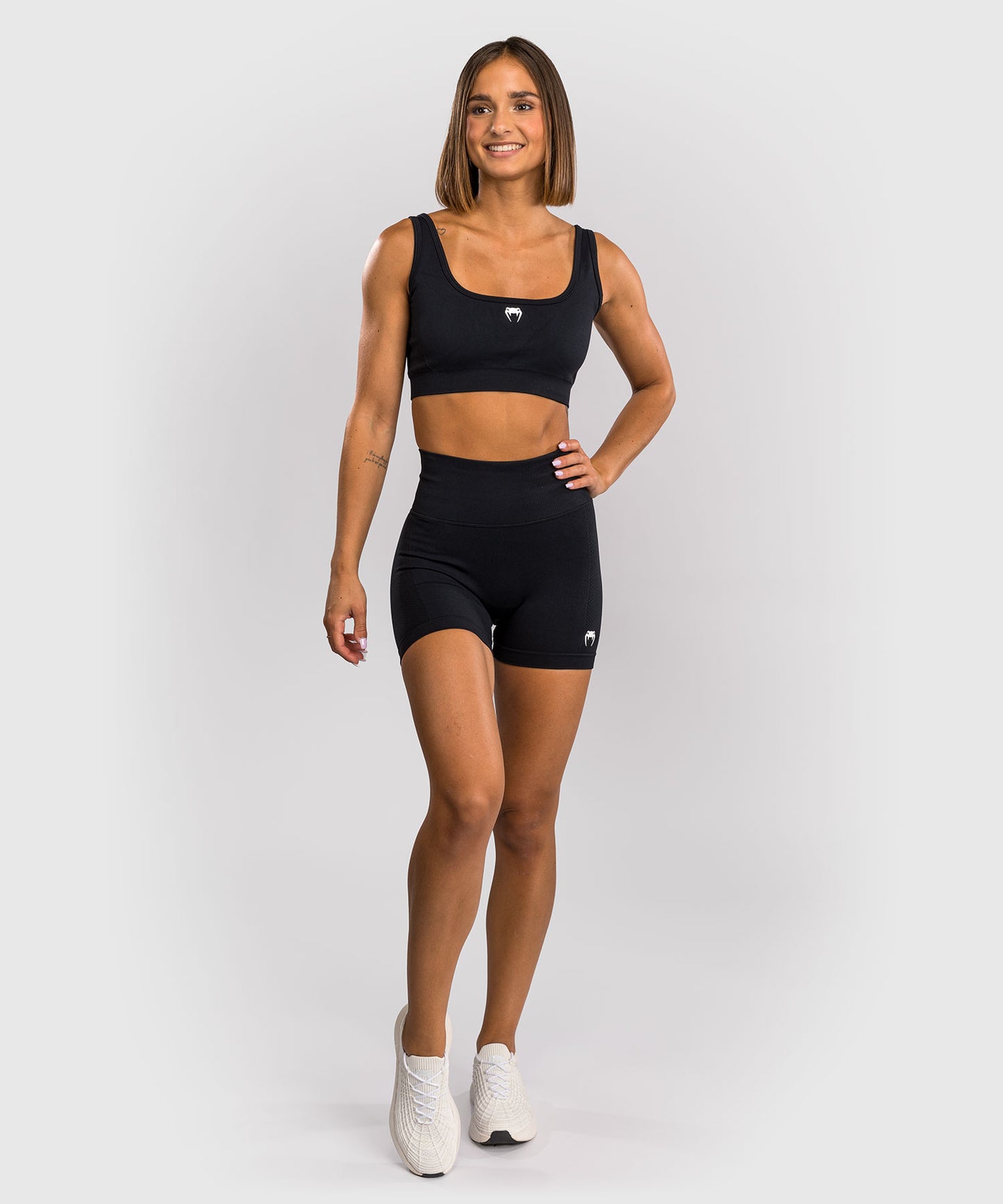 Venum Sculpt Shorts Vale Tudo – Negro/Blanco