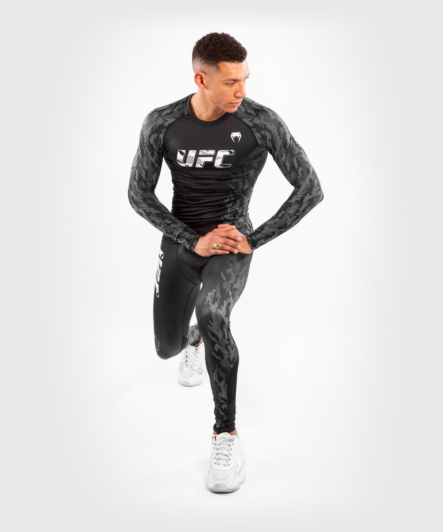 UFC Men's Long Sleeve Compression T-Shirt Venum Authentic Fight Week - Black