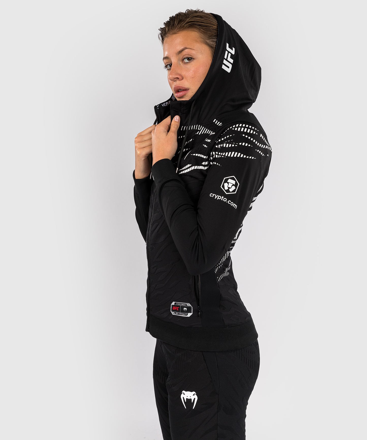 UFC Fusion by Venum Authentic Fight Night Damen Walkout Hoodie - Schwarz