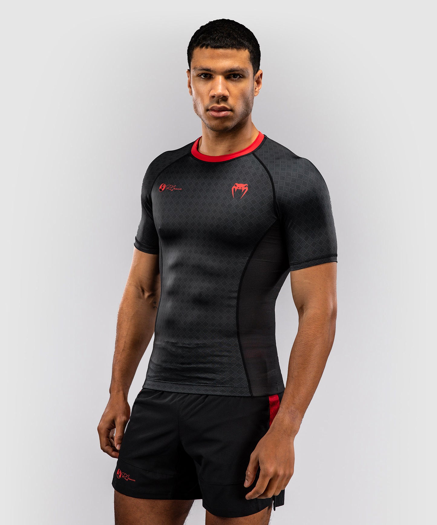 Venum x Roger Gracie Signature Rashguard Manga Corta - Negro/Rojo