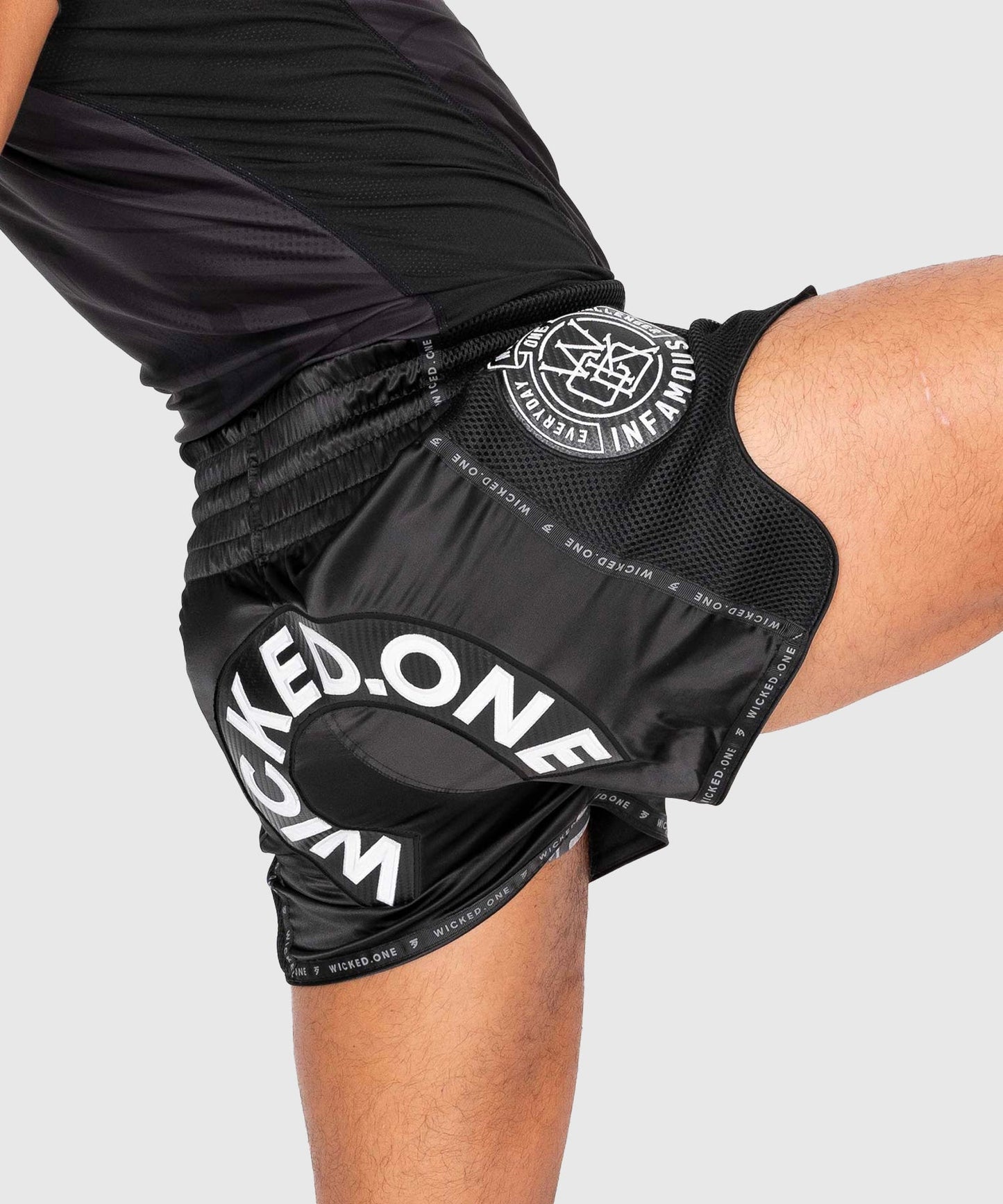 Wicked One Herd Muay Thai Shorts - Schwarz