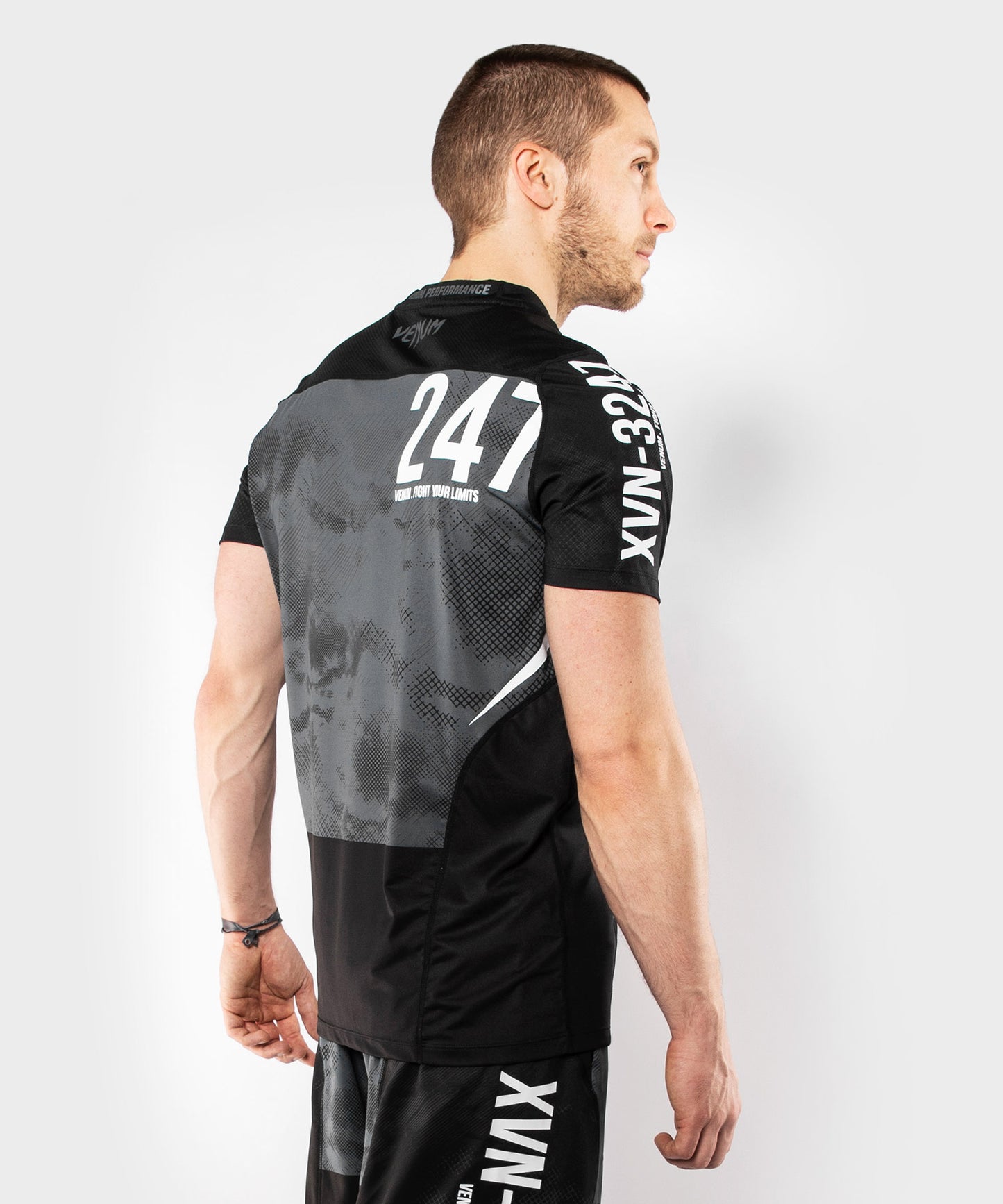 Camiseta Venum Sky247 Dry Tech - Negro/Gris