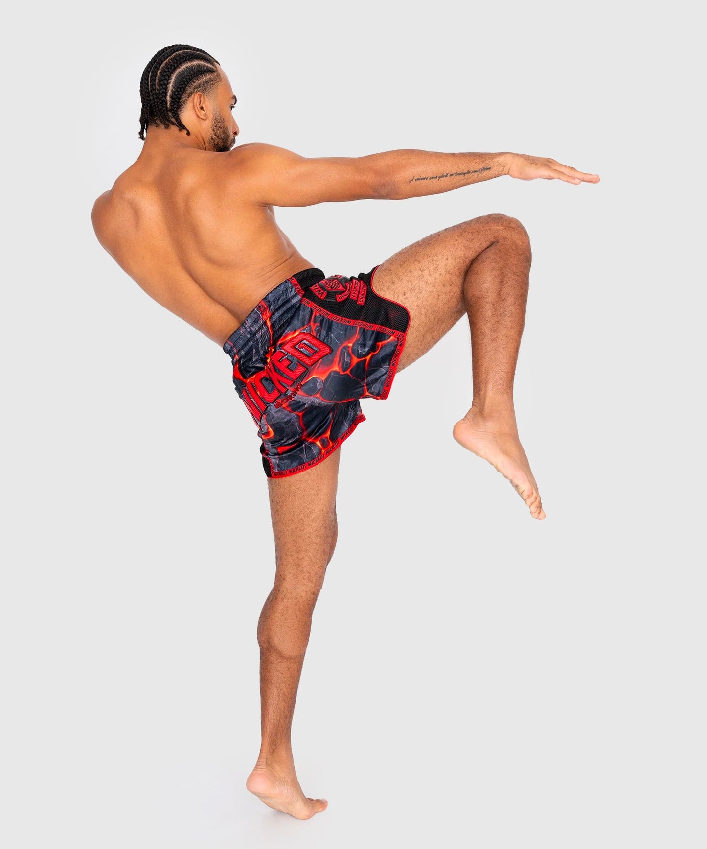 Wicked One Magma Muay Thai Shorts - Schwarz/Rot
