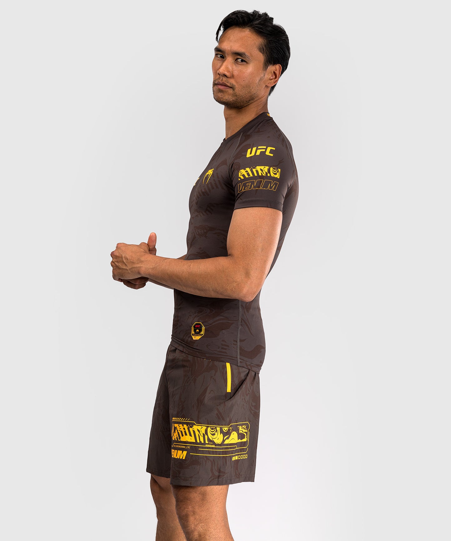 UFC Fusion by Venum Fight Week Herren Performance Kurzarm Rashguard - Erdiges Braun