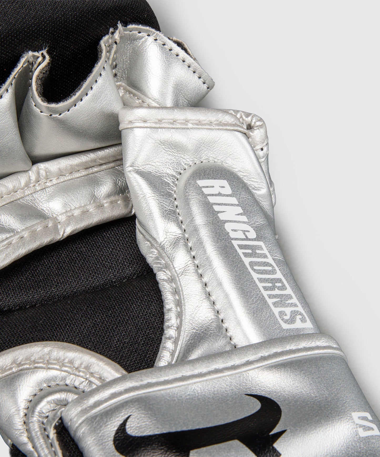 Venum Ringhorns Charger MMA-Sparring-Handschuhe - Silber/Schwarz