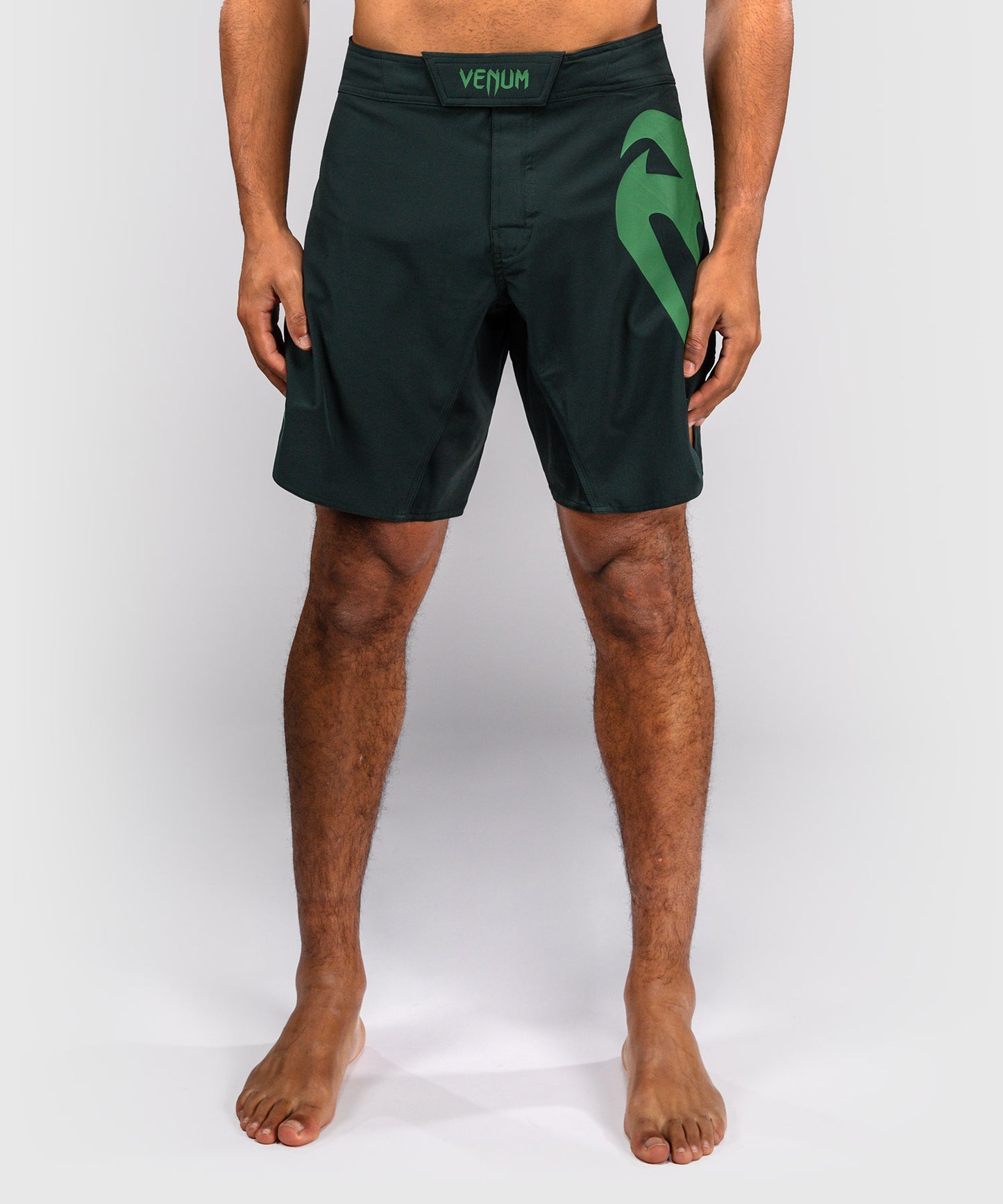 Venum Light 5.0 Fightshorts - Waldgrün/Hellgrün