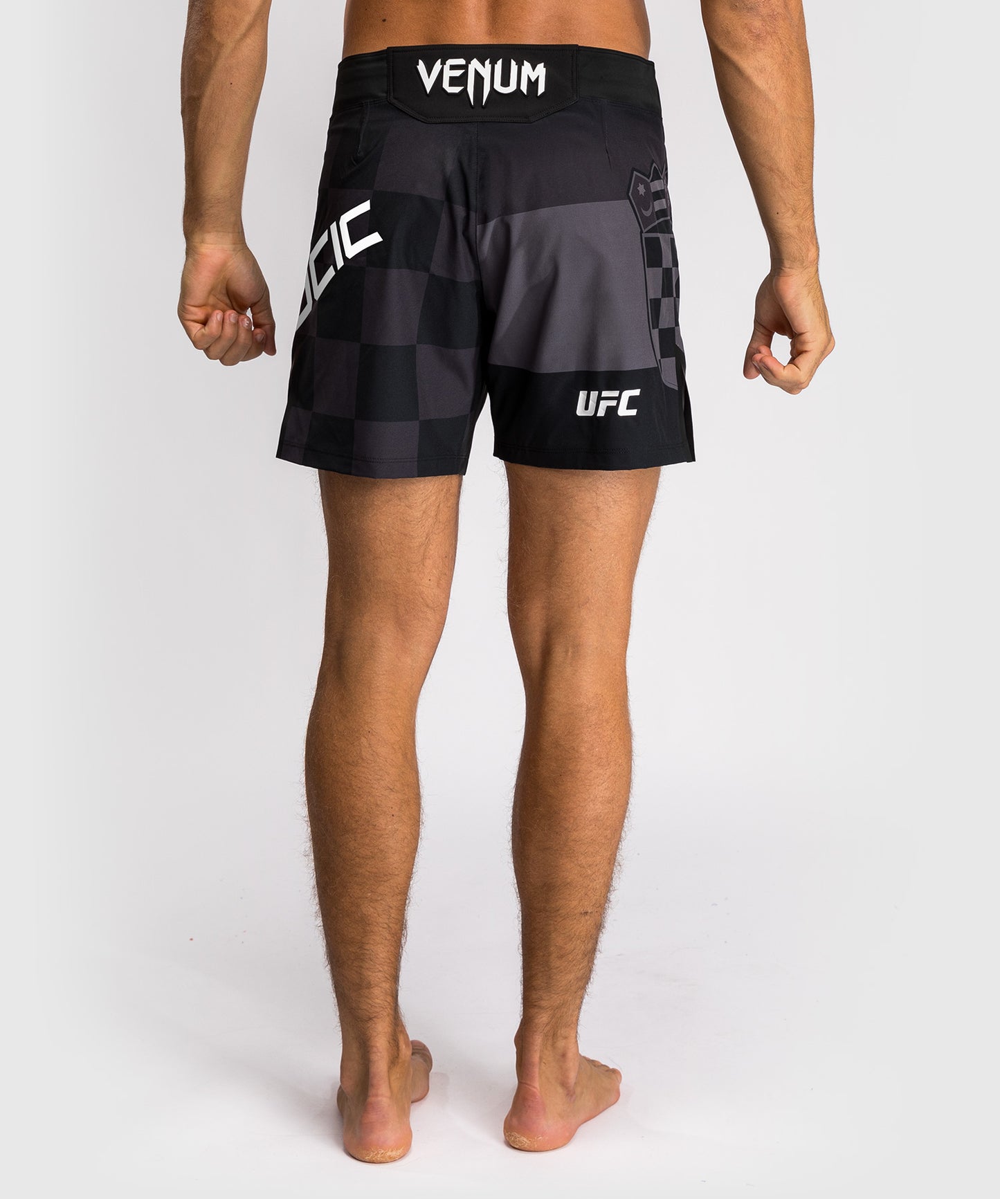 UFC Unrivaled by Venum Stipe Miocic Pantalones Cortos de Lucha Ajustados para Hombres - Negro