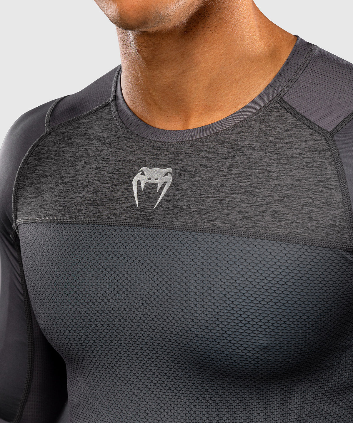 Rashguard manches longues Venum G-Fit Scale - Gris
