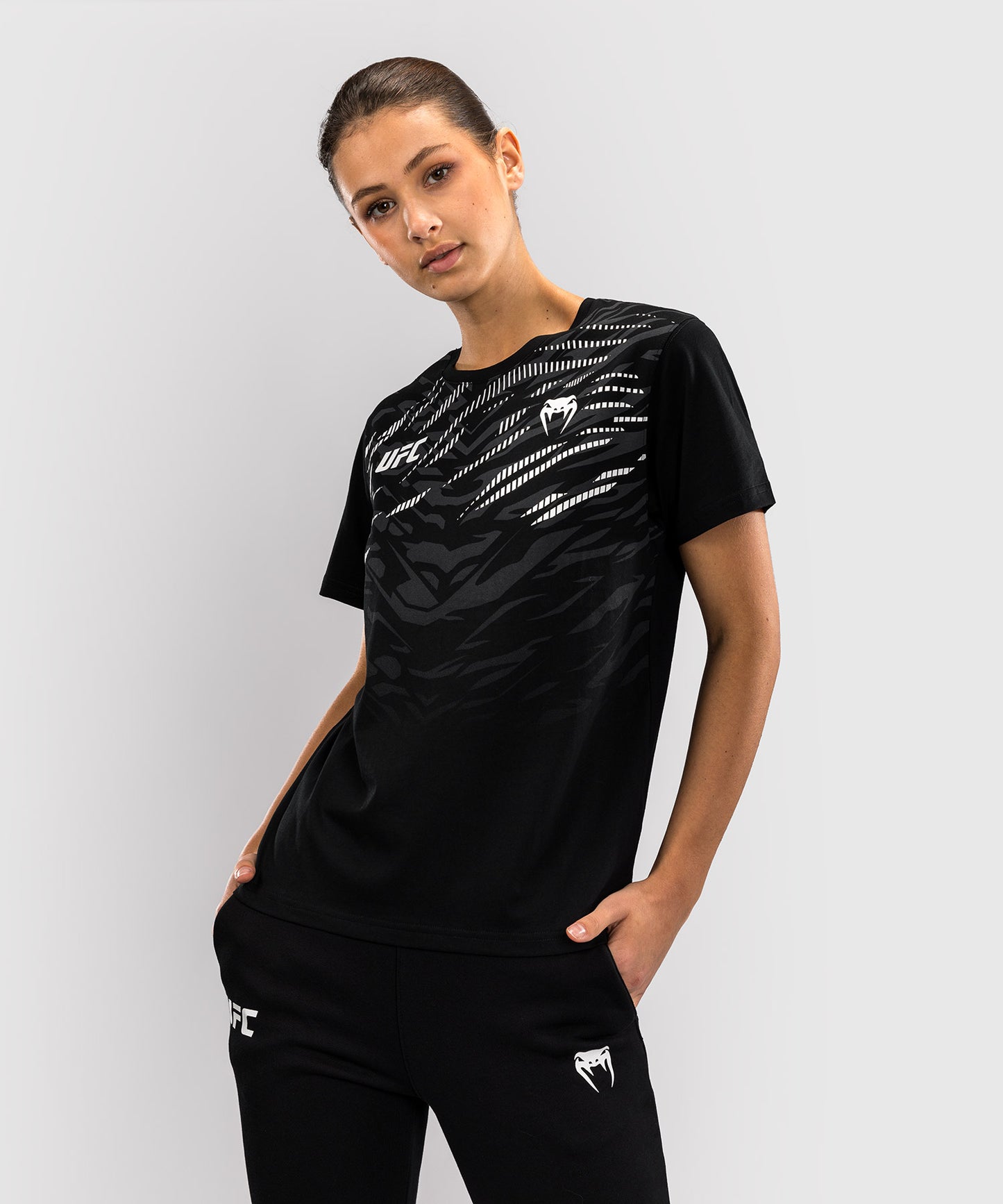 UFC Fusion by Venum Replica Camiseta de Manga Corta para Mujer - Negro