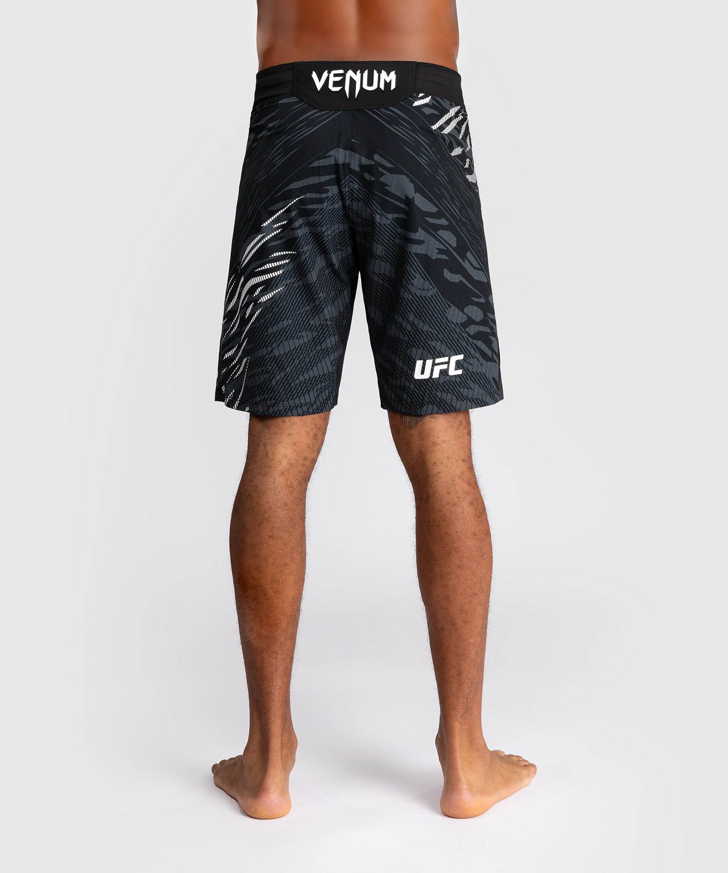 Shorts de Combat pour Hommes UFC Fusion by Venum Authentic Fight Night - Coupe Longue - Noir