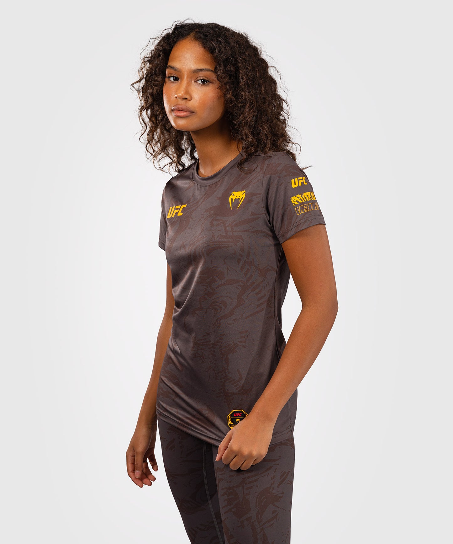 UFC Fusion by Venum Fight Week Camiseta Dry-Tech para Mujer - Marrón tierra