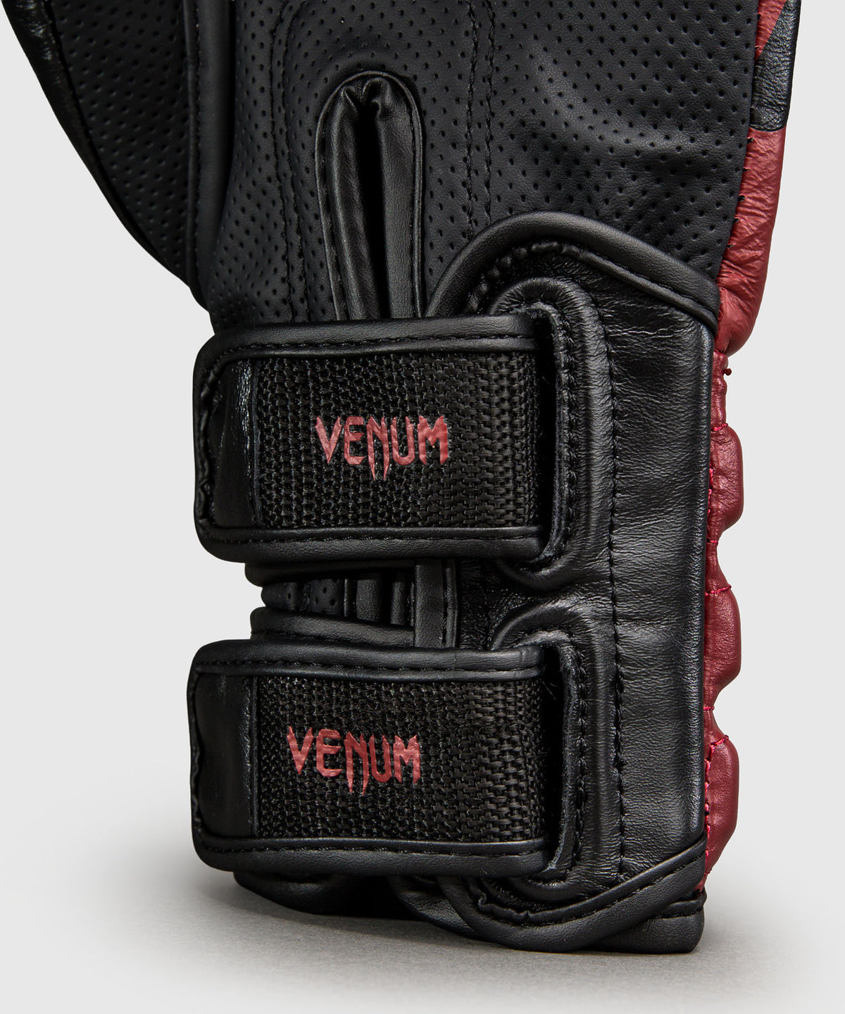 Venum Reverso Guantes de Boxeo – Negro/Rojo