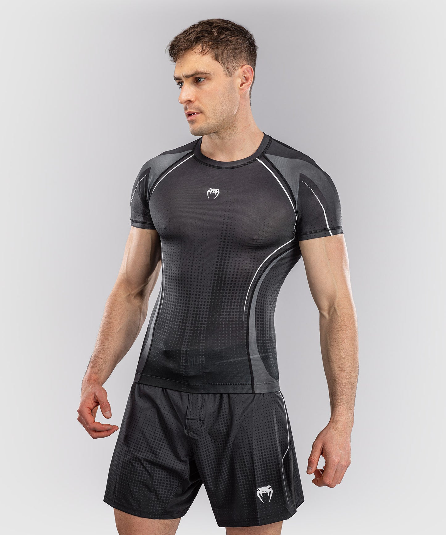 Venum Stealth Kurzarm Rashguard – Schwarz/Weiß