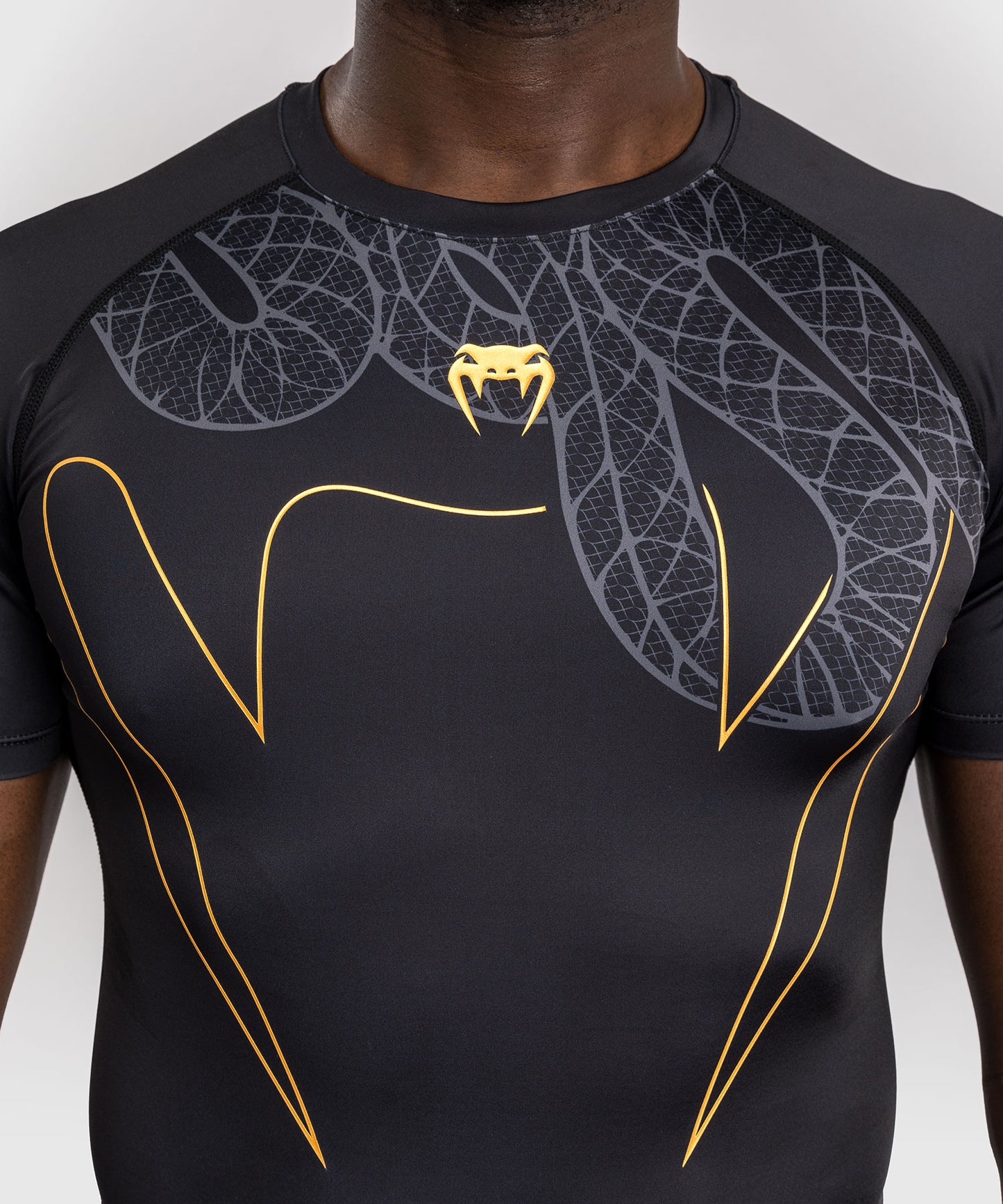 Venum Serpenti Rashguard de Manga Corta – Negro/Plata/Dorado