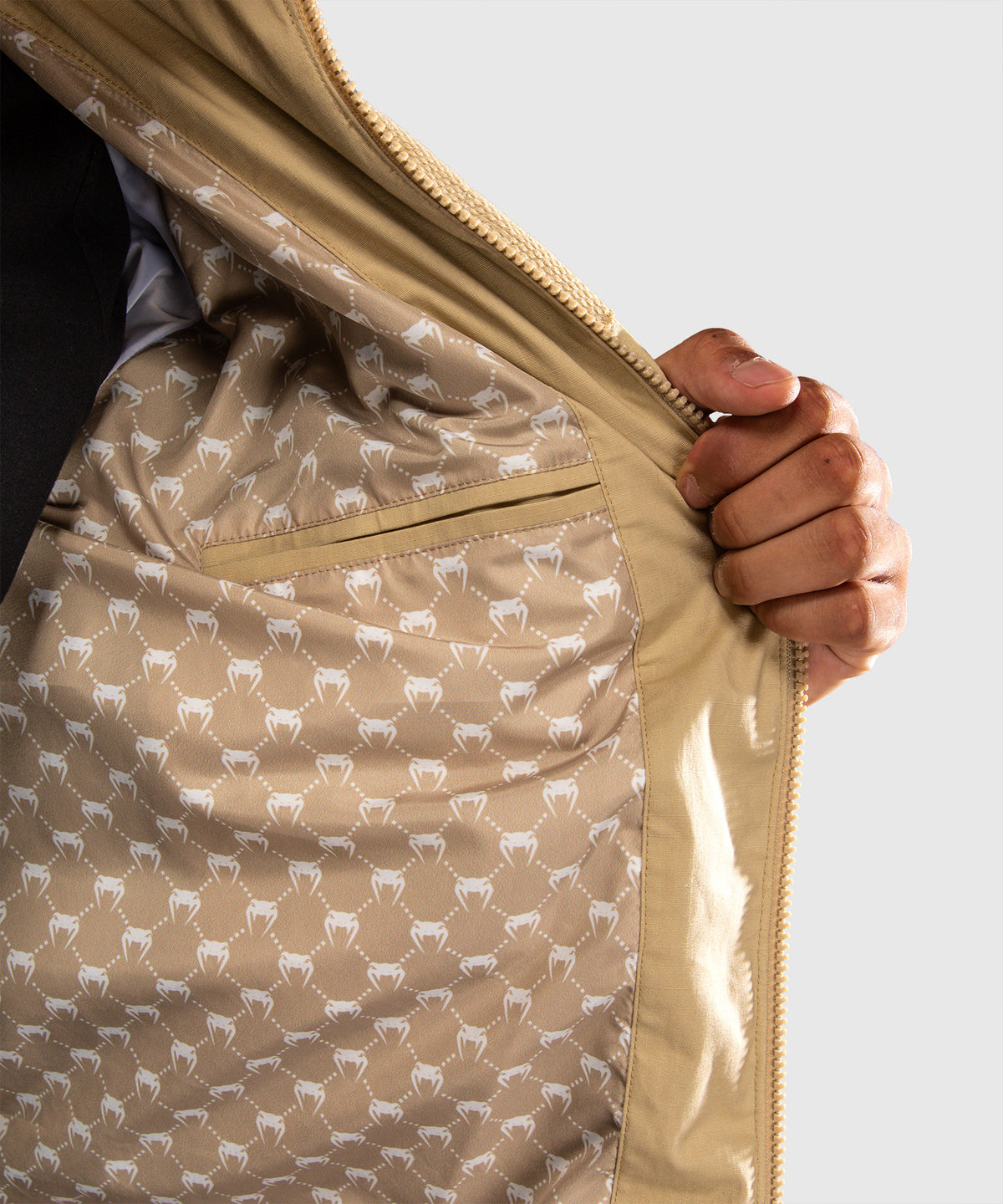 Venum Attack Urban Gi Chaqueta acolchada - Beige
