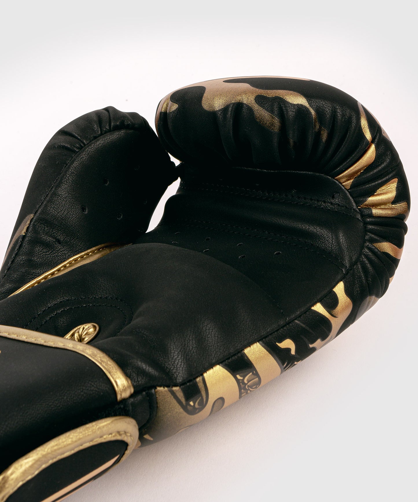 Gants de Boxe Venum Dragon's Flight - Noir/Bronze