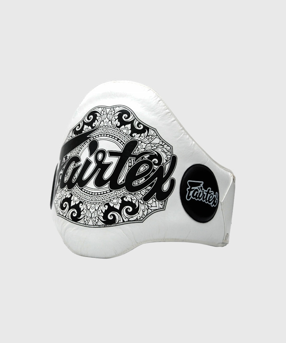 Fairtex V2 Cinturón de Golpeo Thaí – Blanco