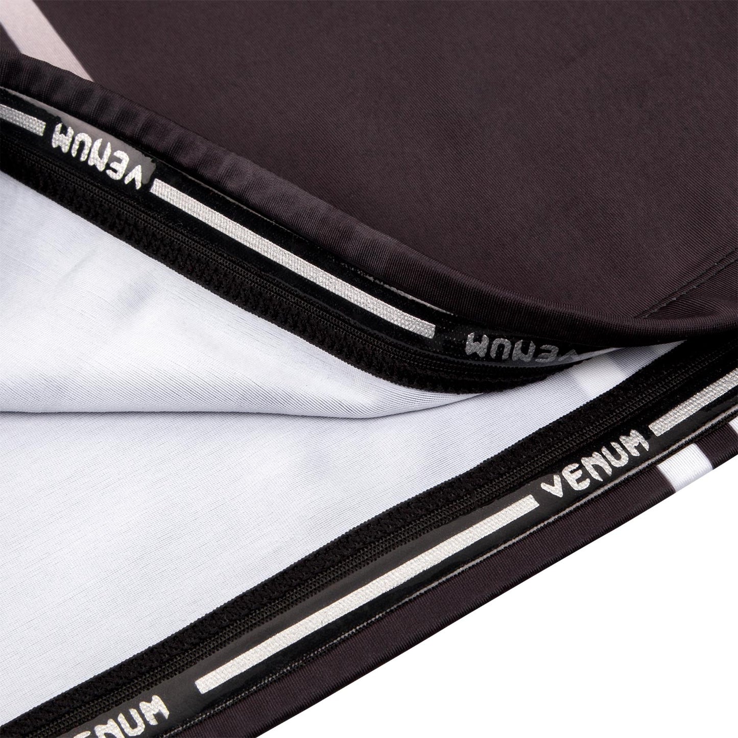 Venum Logos Rashguard - Long Sleeve - Black/White