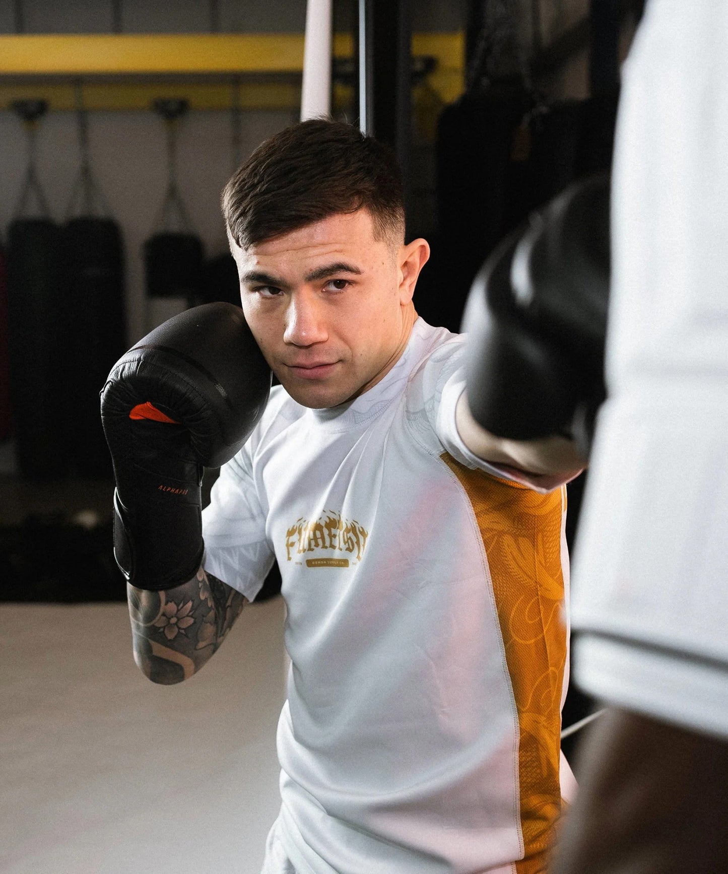 Fumetsu Oni Rashguard Short Sleeve - White/Gold/Grey