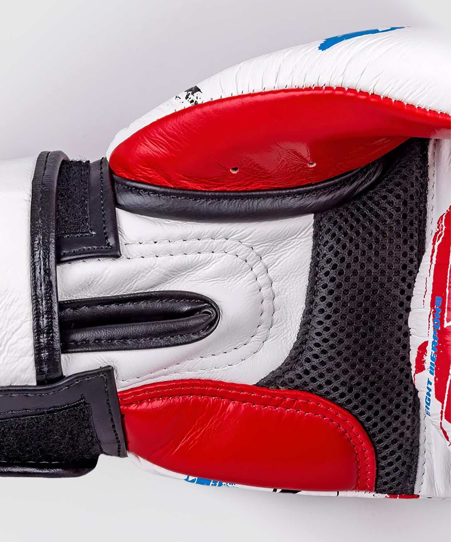 8 Weapons Cut Like A Blade 2.0 Boxing Gloves - White
