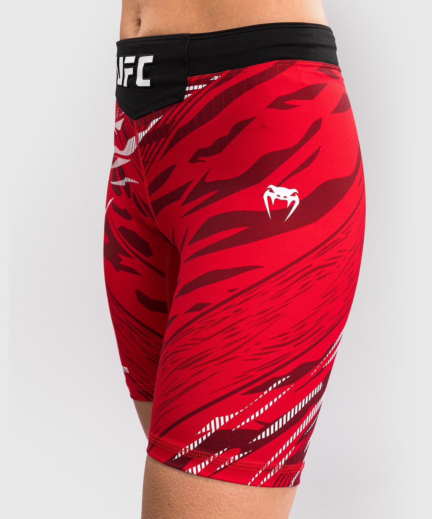 UFC Fusion by Venum Authentic Fight Night Damen Vale Tudo Short - Long Fit - Rot