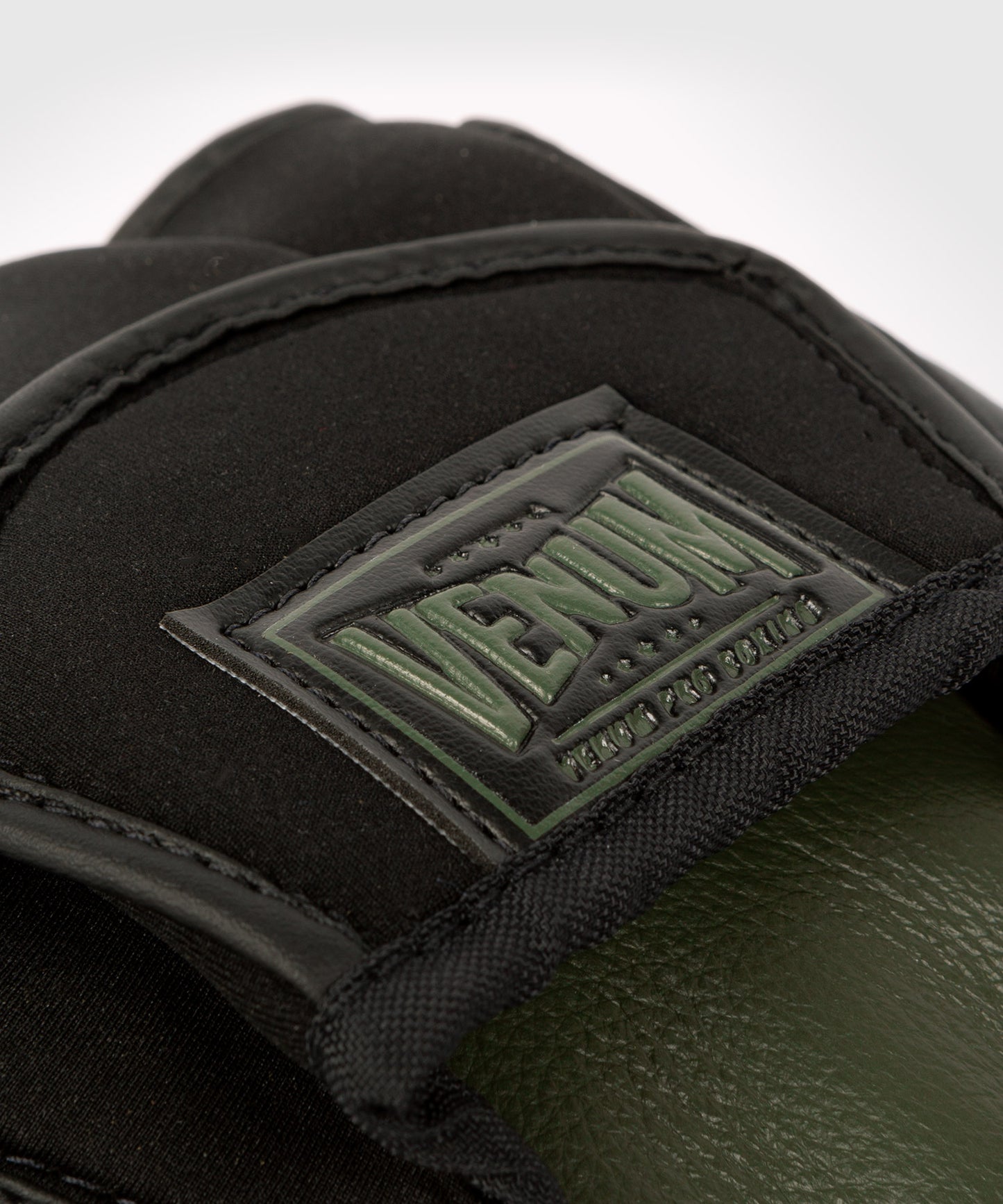 Mini Pattes d'Ours Incurvées Venum Pro Boxing (Par Paire) - Kaki/Doré