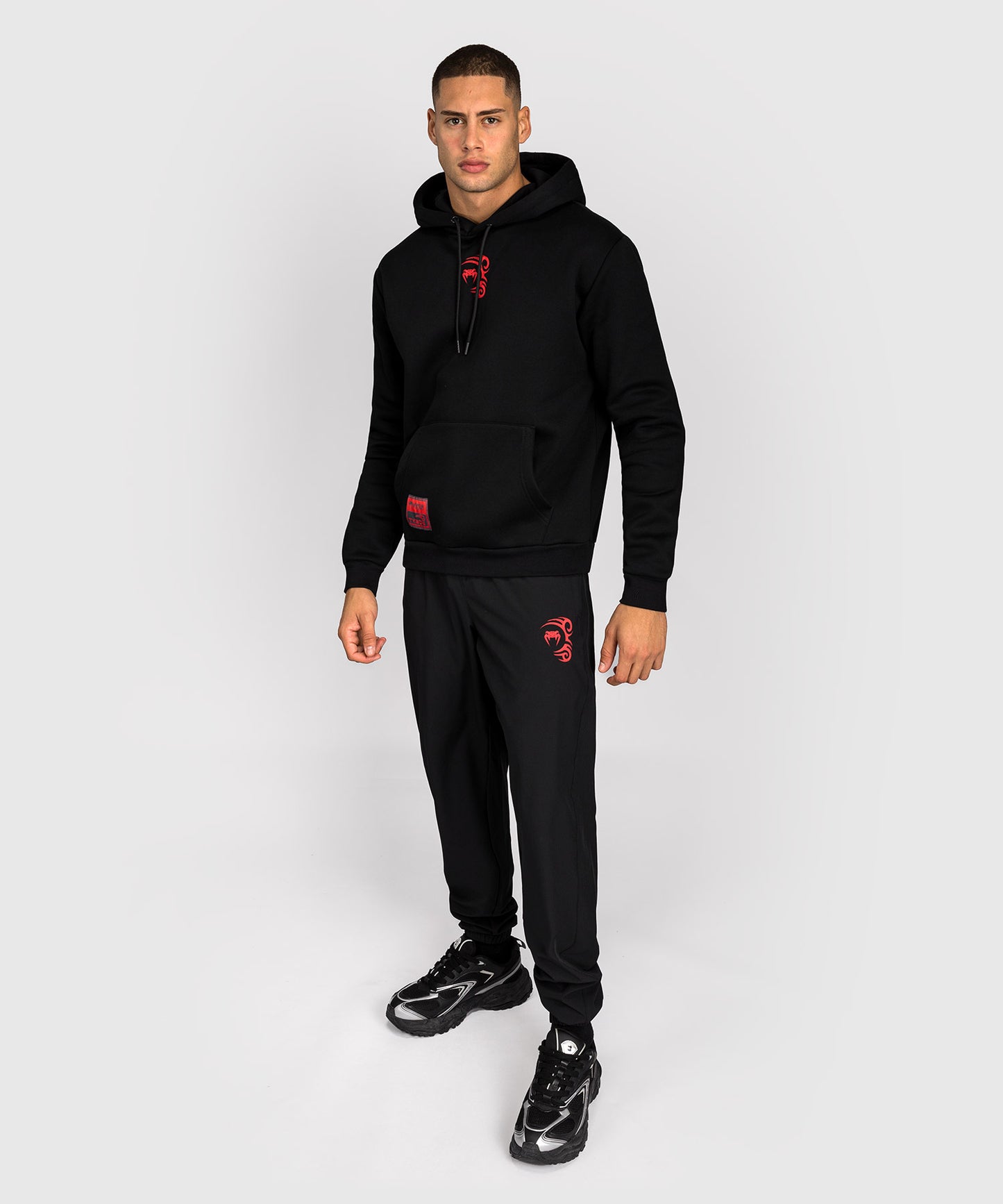 Venum x Mike Tyson Tiger Sudadera con Capucha - Negro Profundo/Rojo Intenso