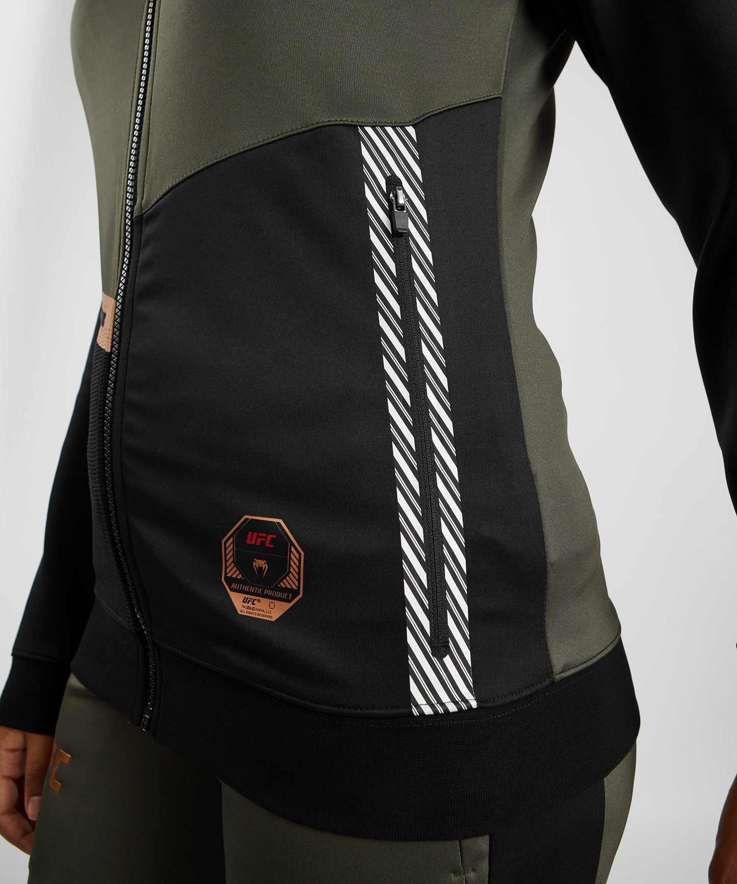 Sweatshirt zippé à capuche pour Femmes UFC Adrenaline by Venum Fight Week - Kaki/Bronze