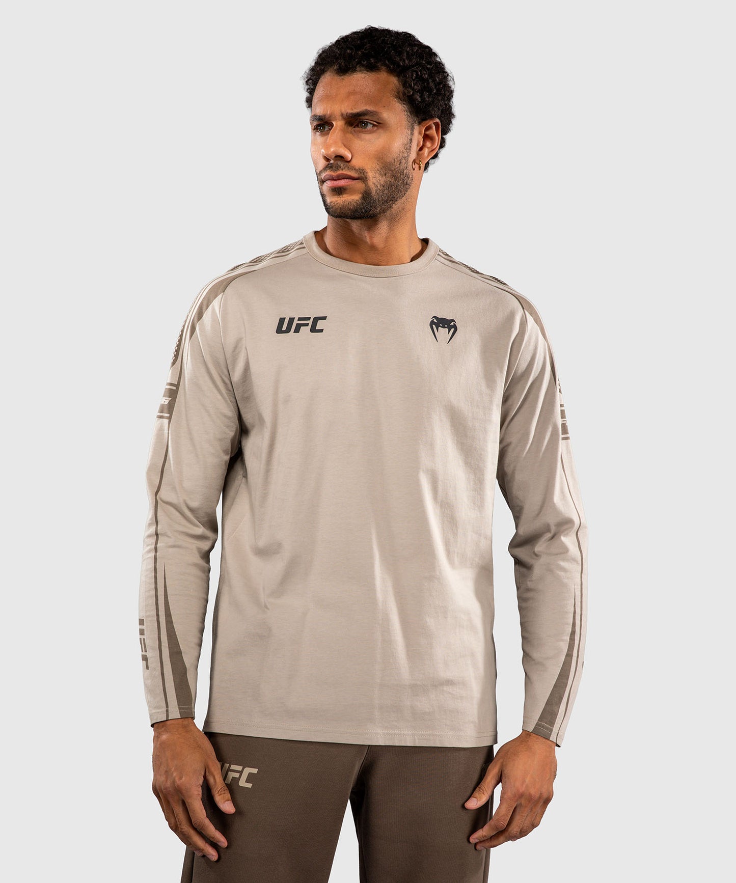 Venum UFC Unity by Venum Authentic Fight Week Herren-Langarm-T-Shirt - Sand