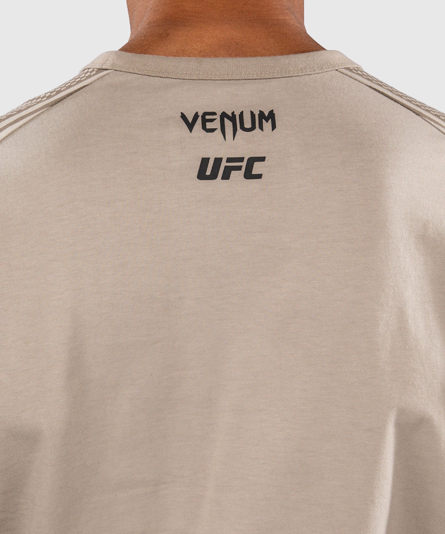 Venum UFC Unity by Venum Authentic Fight Week Herren-Langarm-T-Shirt - Sand