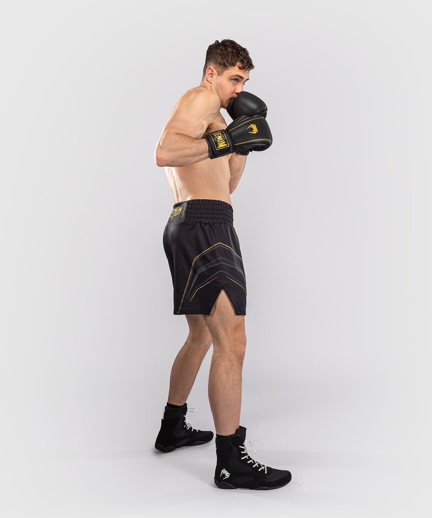 Venum Streamline Boxing Shorts - Black/Gold