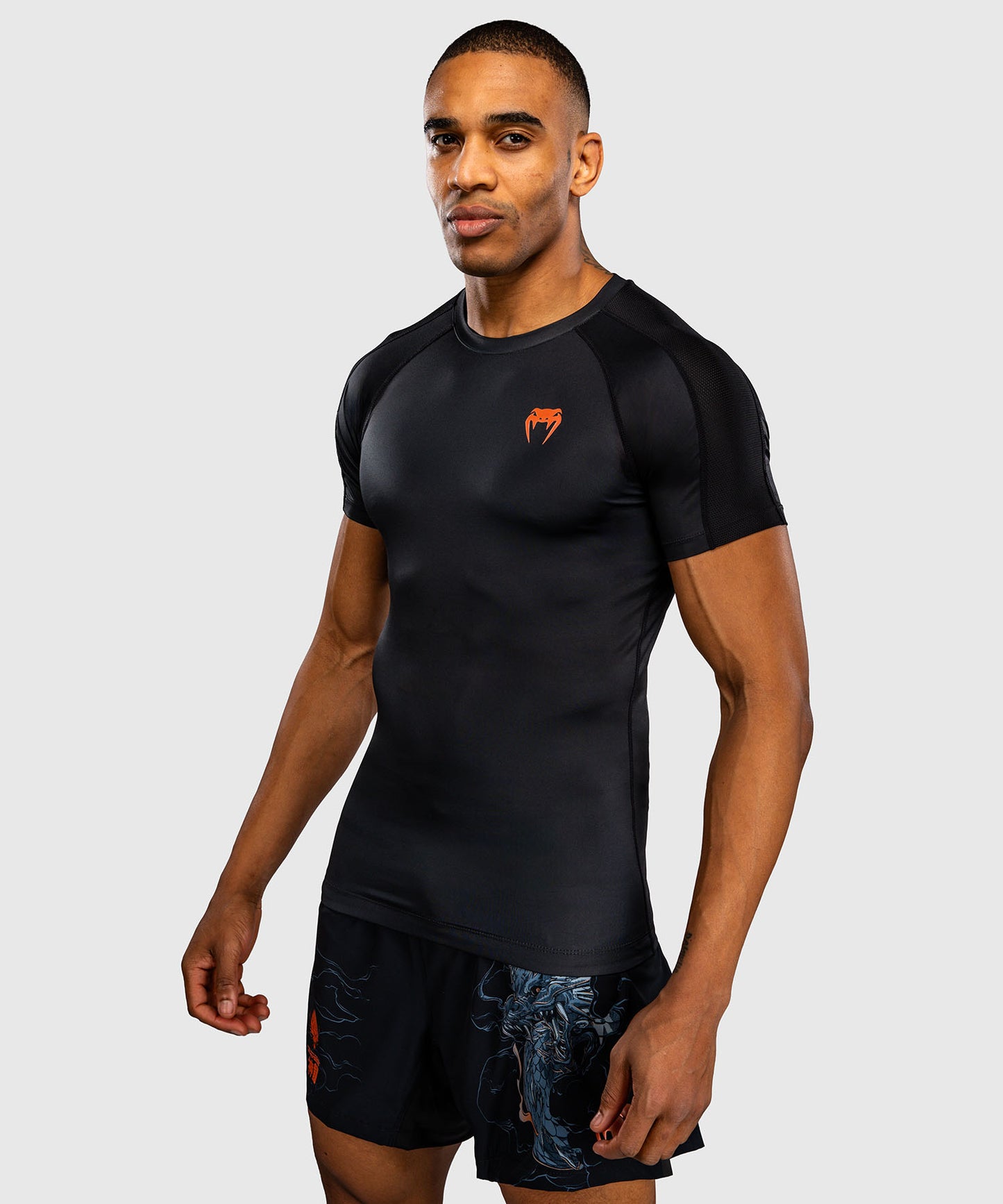 Venum Thunder Dragon Rashguard Manga Corta – Negro/Gris/Cobre